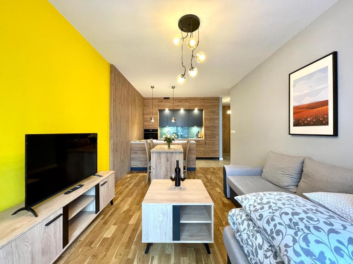 Homestay 2 Apartment With Parking Thorn Exterior foto